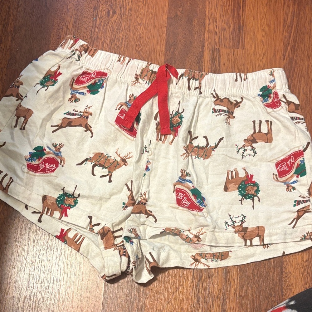 Festive Reindeer Print Women's Shorts